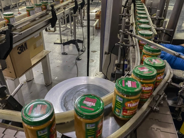 Fábrica de produção de manteiga de amendoim